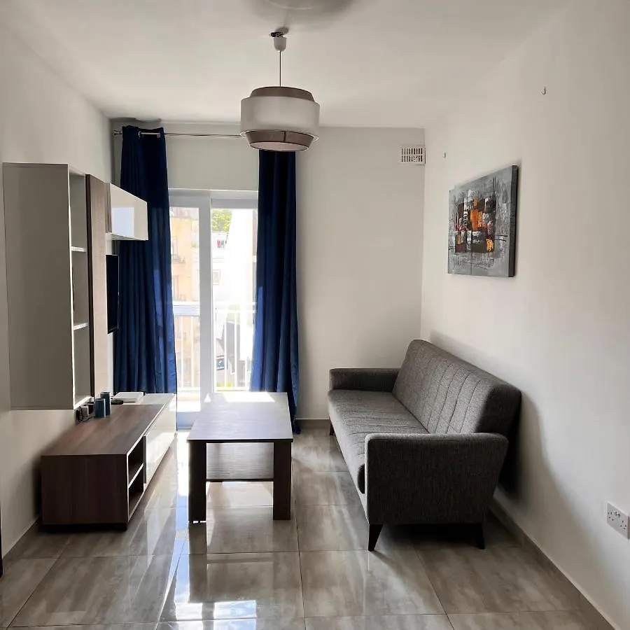 F3 Room 1, Private Double Room With Private Bathroom And Balcony Msida