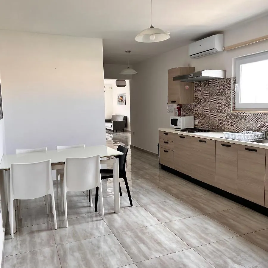 Homestay F3 Room 1, Private Double Room With Private Bathroom And Balcony Msida Malta