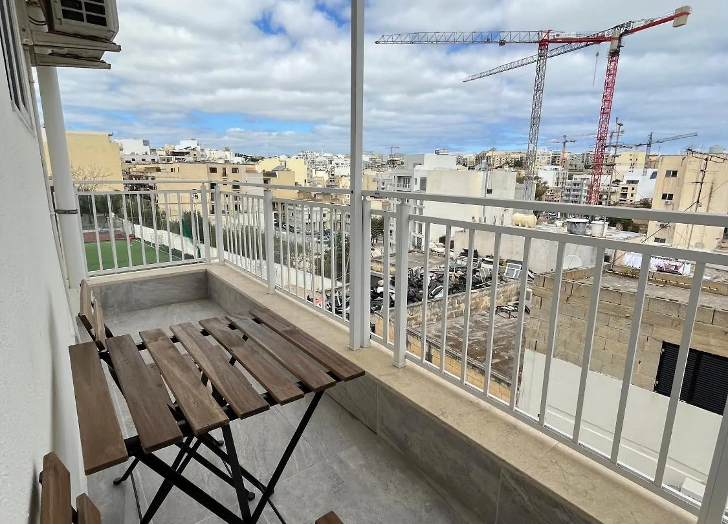 Homestay F3 Room 1, Private Double Room With Private Bathroom And Balcony Msida